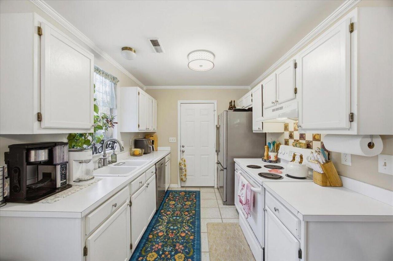 4924 Boykin Drive Photo 5