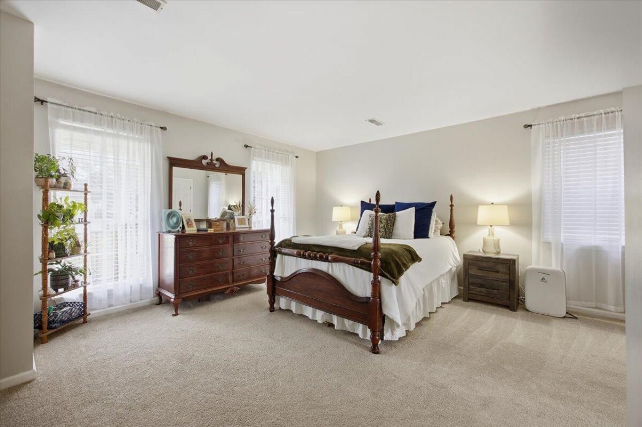 4924 Boykin Drive Photo 6