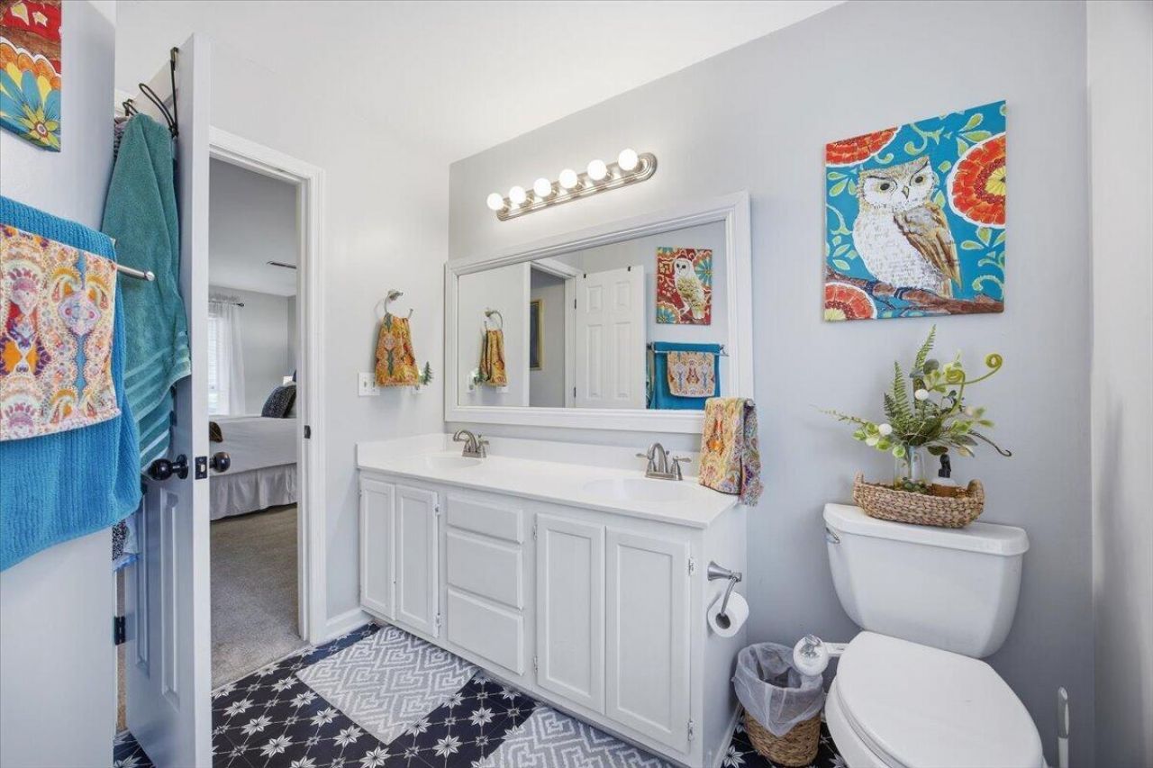 4924 Boykin Drive Photo 8