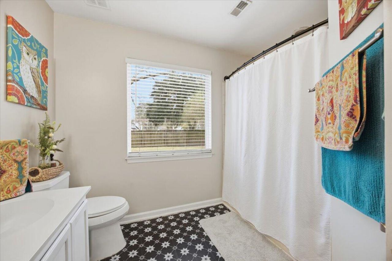 4924 Boykin Drive Photo 9