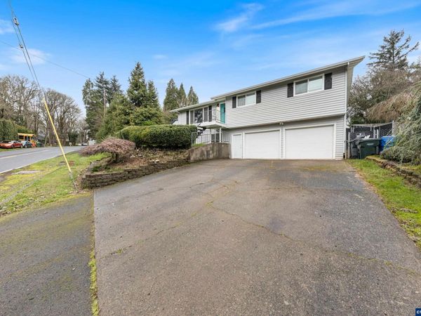 1317 Parkway Dr NW, Salem, OR 97304