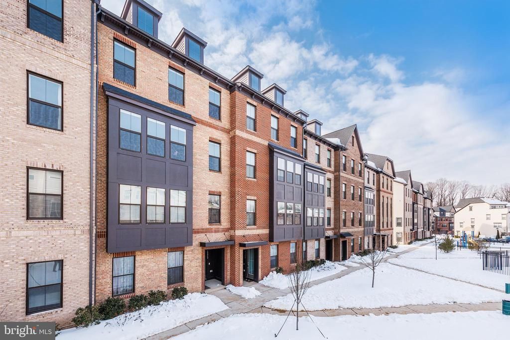 12342 Azure Lane, Unit 24, Fairfax, VA 22033 Main Photo