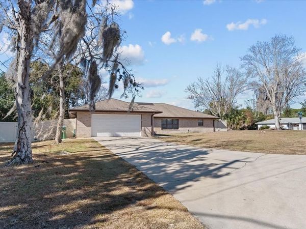 910 Whitewood Drive, Deltona, FL 32725