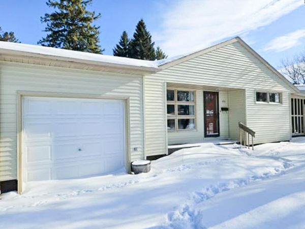 308 Maple Avenue S, Thief River Falls, MN 56701