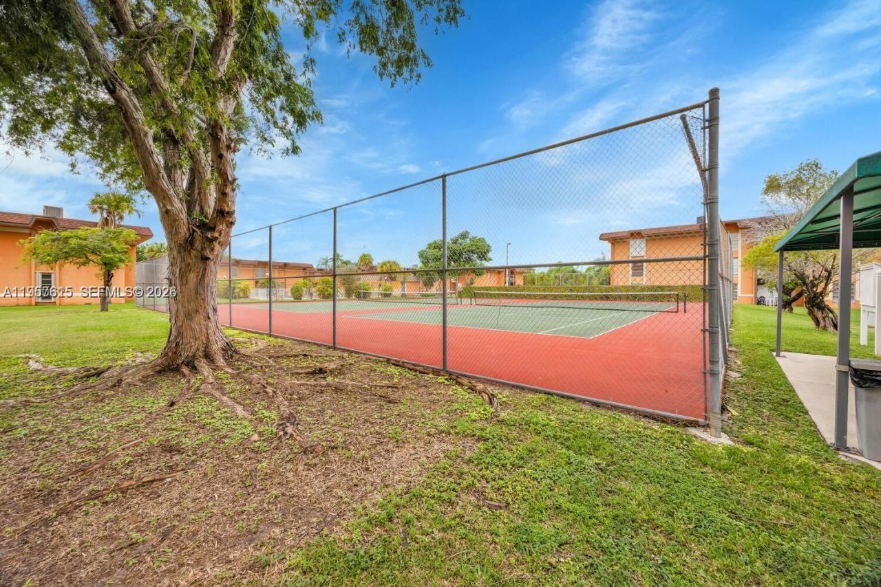 9459 SW 76th St, Unit R8, Miami, FL 33173 Photo