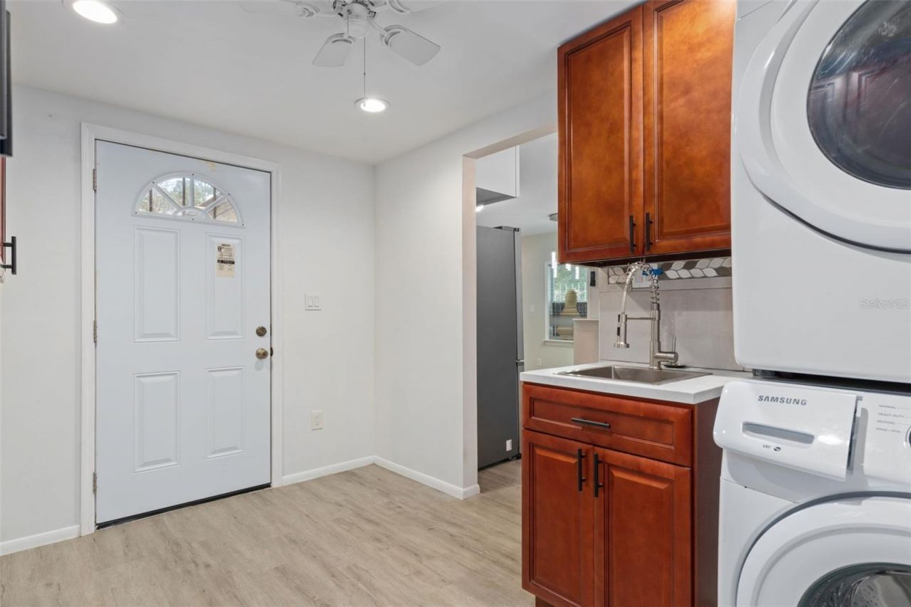 193 Gladys Avenue, Inglis, FL 34449 Photo