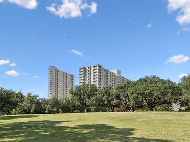 3225 Turtle Creek Boulevard, Unit 142, Dallas, TX 75219