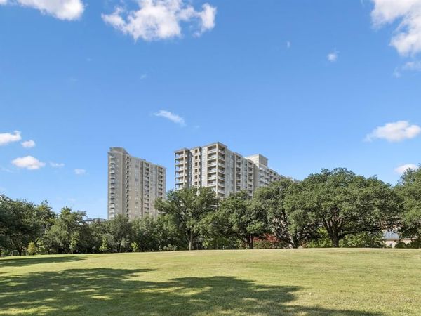 3225 Turtle Creek Boulevard, Unit 142, Dallas, TX 75219