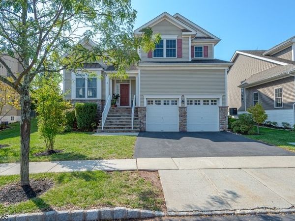 8 Comstock Ln, Montgomery, NJ 08558