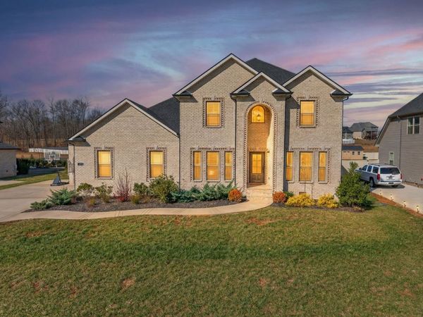 308 Young Ln, Pleasant View, TN 37146