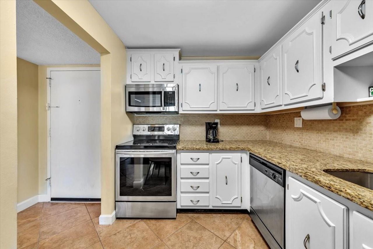 140 Lakeview Drive, Unit 105, Weston, FL 33326 Photo