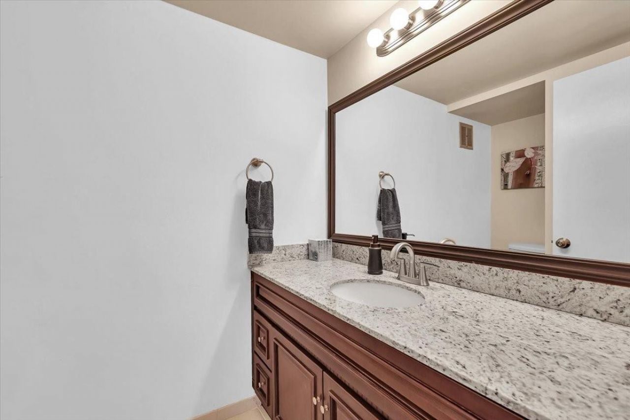 140 Lakeview Drive, Unit 105, Weston, FL 33326 Photo