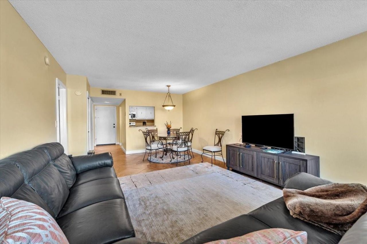 140 Lakeview Drive, Unit 105, Weston, FL 33326 Photo