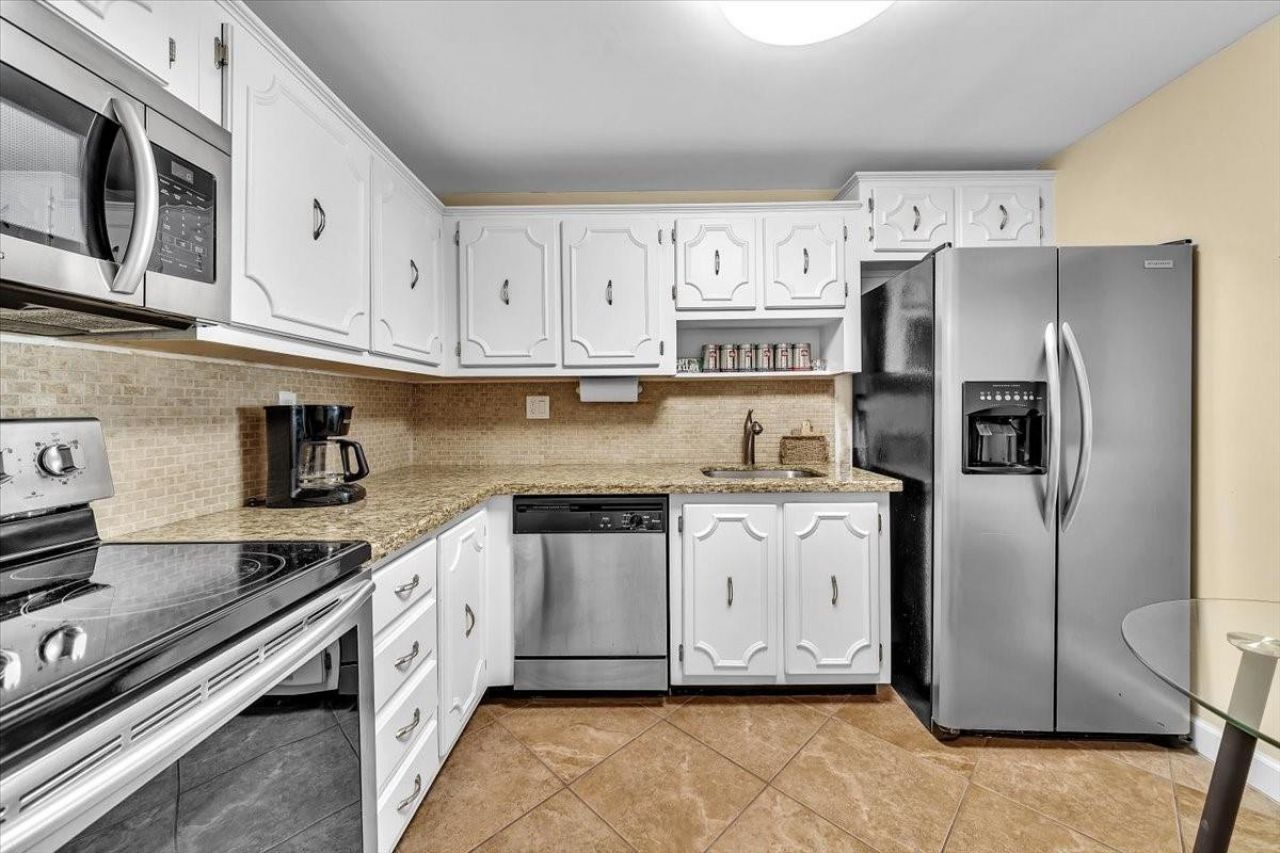 140 Lakeview Drive, Unit 105, Weston, FL 33326 Photo