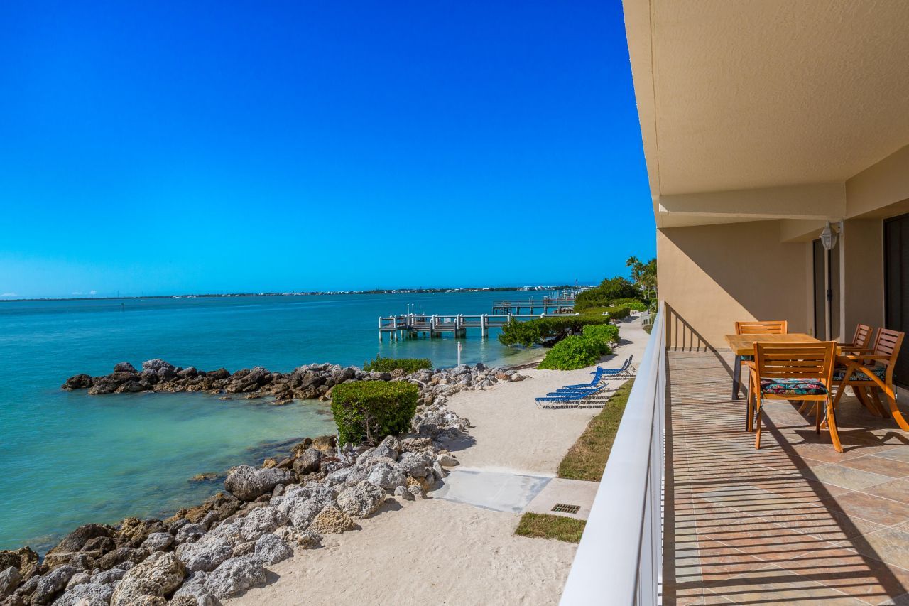 1133 W Ocean Drive, Unit 16, Key Colony, FL 33051 Photo