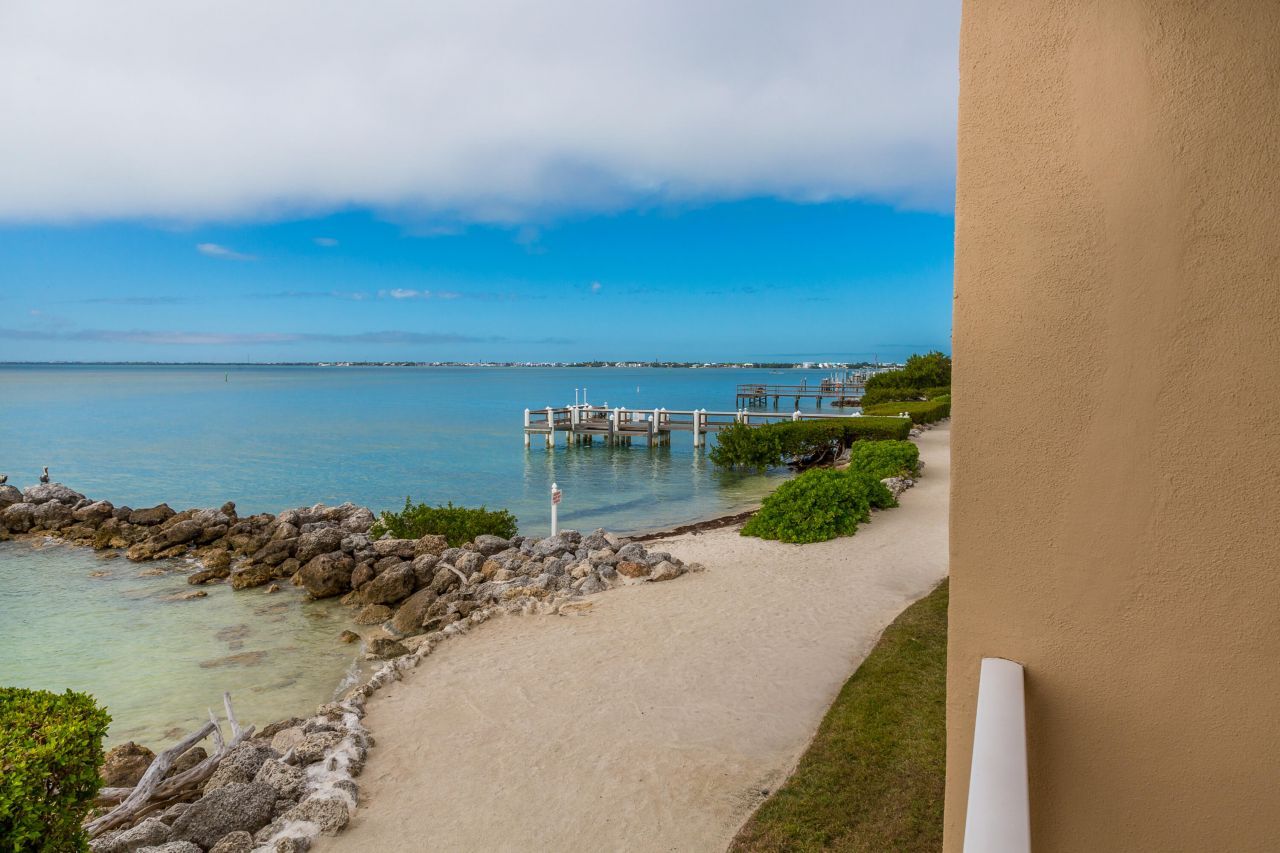 1133 W Ocean Drive, Unit 16, Key Colony, FL 33051 Photo