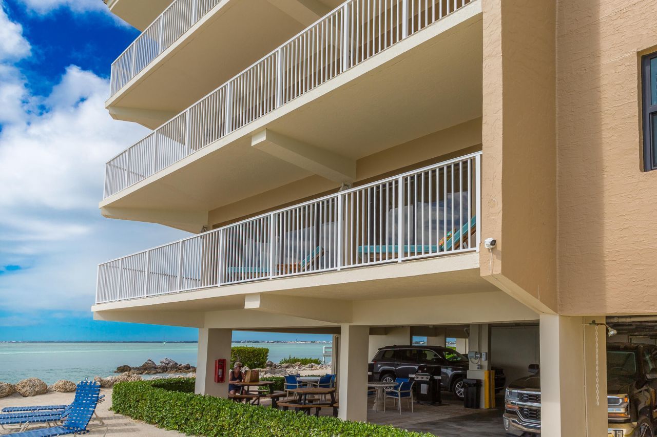 1133 W Ocean Drive, Unit 16, Key Colony, FL 33051 Photo