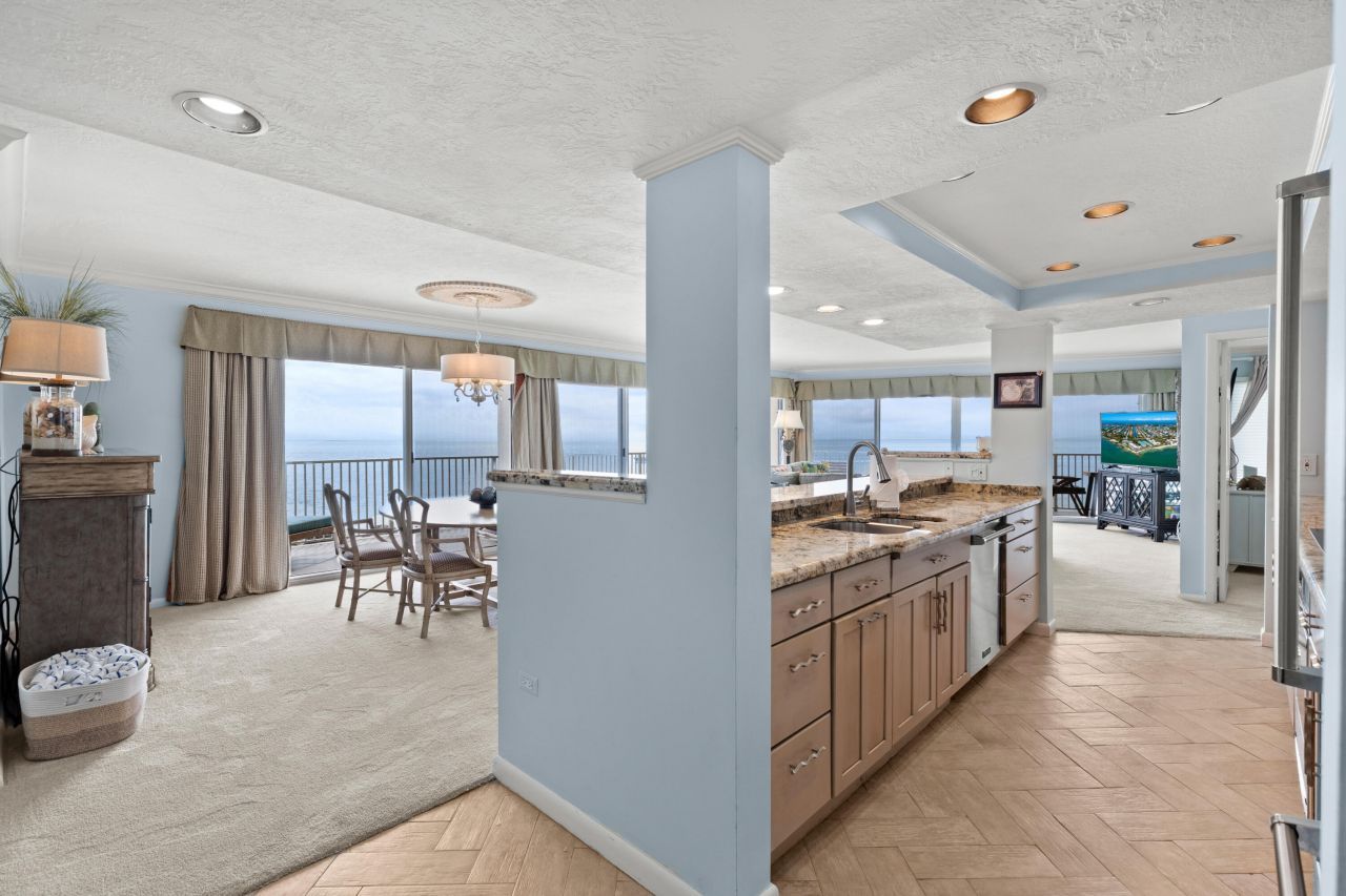 1133 W Ocean Drive, Unit 16, Key Colony, FL 33051 Photo