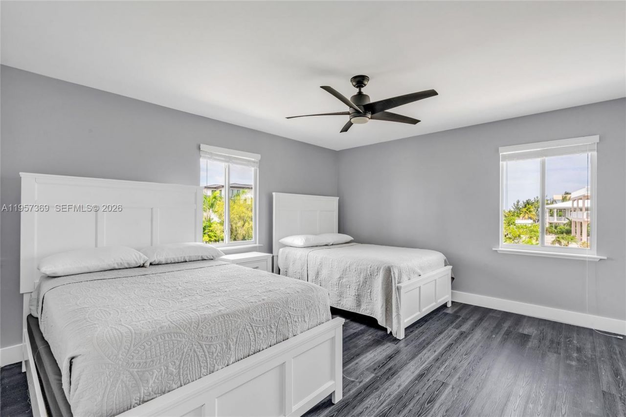 90 N Bounty Ln, Key Largo, FL 33037 Photo