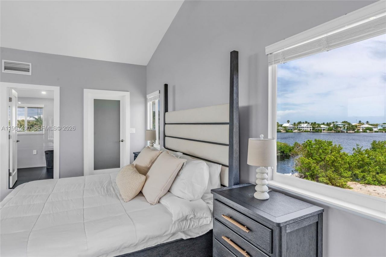 90 N Bounty Ln , Unit 90, Key Largo, FL 33037 Photo