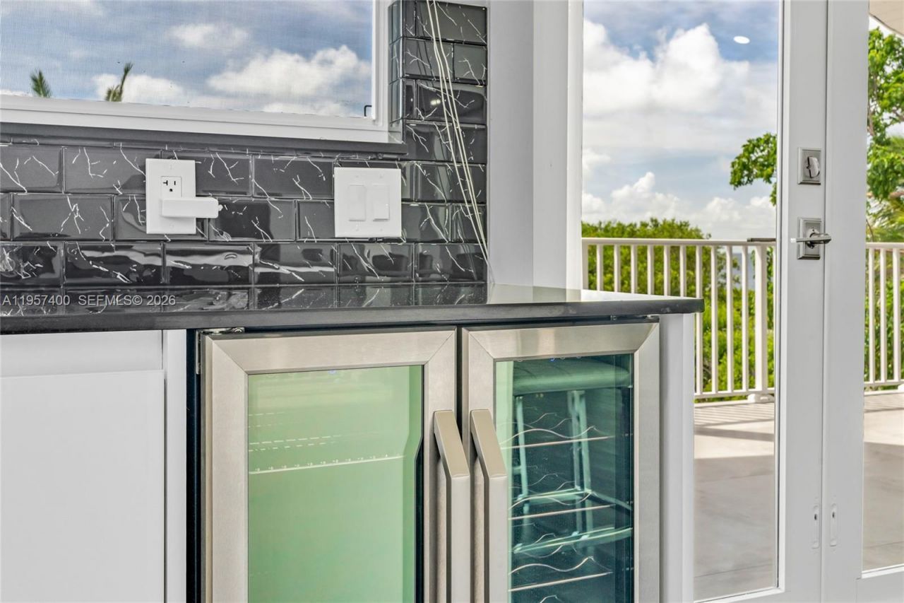 90 N Bounty Ln , Unit 90, Key Largo, FL 33037 Photo