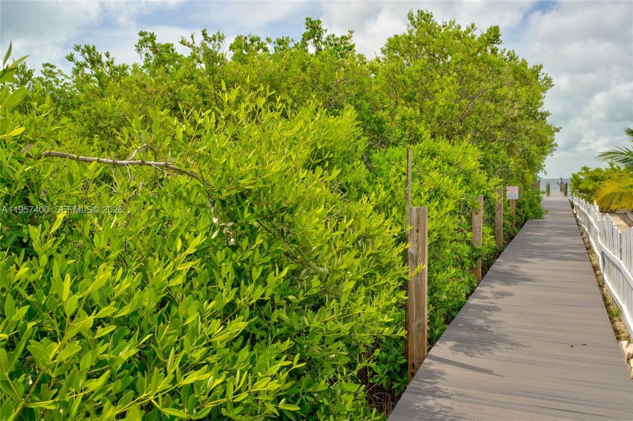 90 N Bounty Ln , Unit 90, Key Largo, FL 33037 Photo