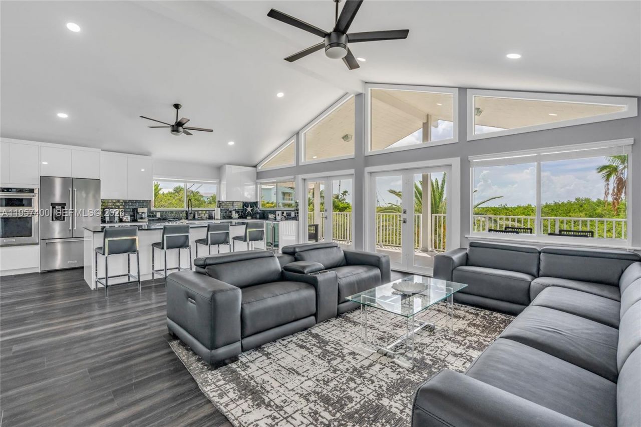 90 N Bounty Ln , Unit 90, Key Largo, FL 33037 Photo