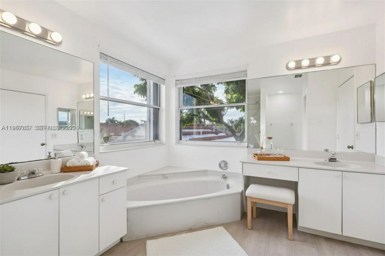 1378 SW 180th Ave, Pembroke Pines, FL 33029 Photo