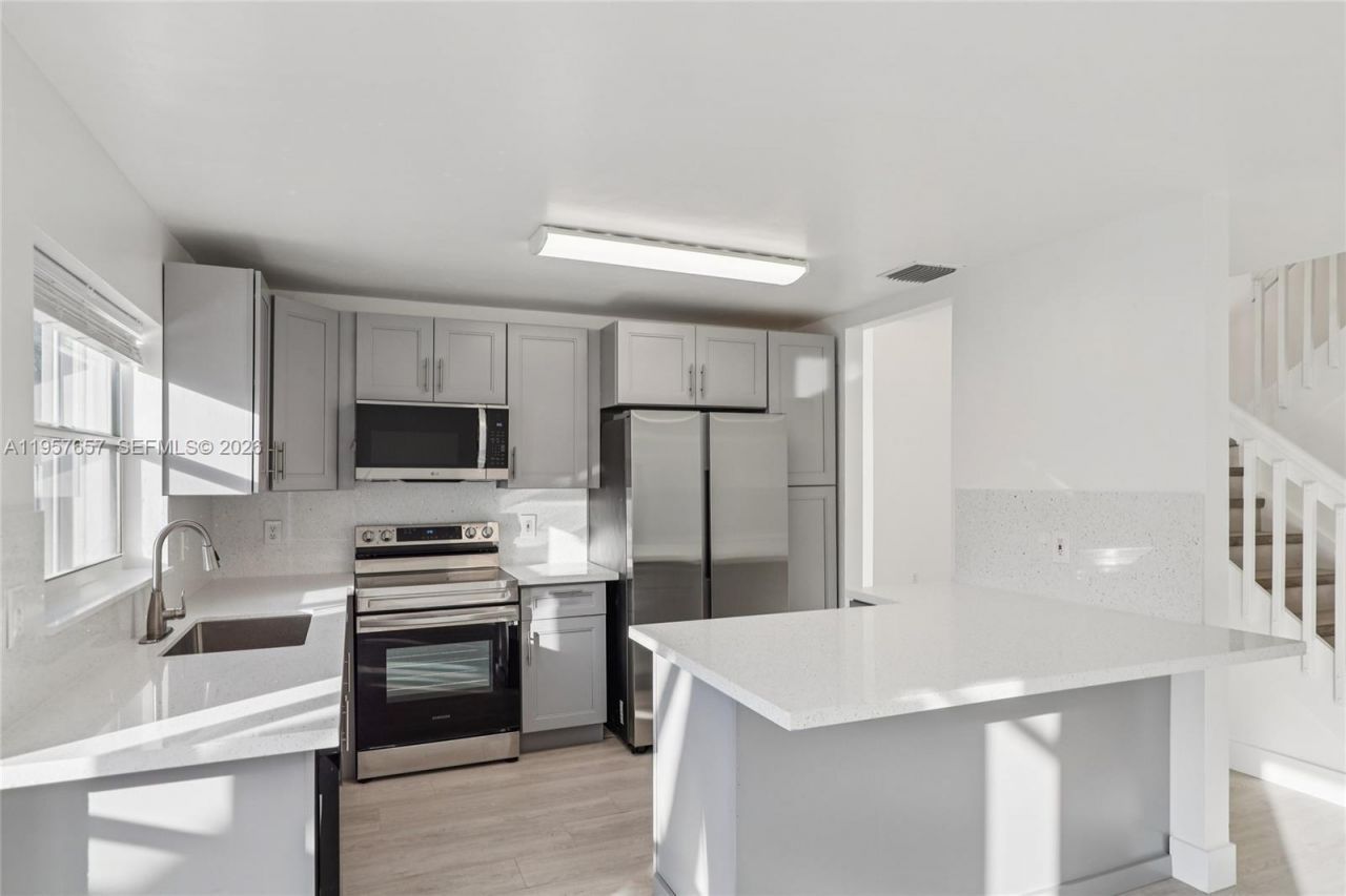 1378 SW 180th Ave, Pembroke Pines, FL 33029 Photo