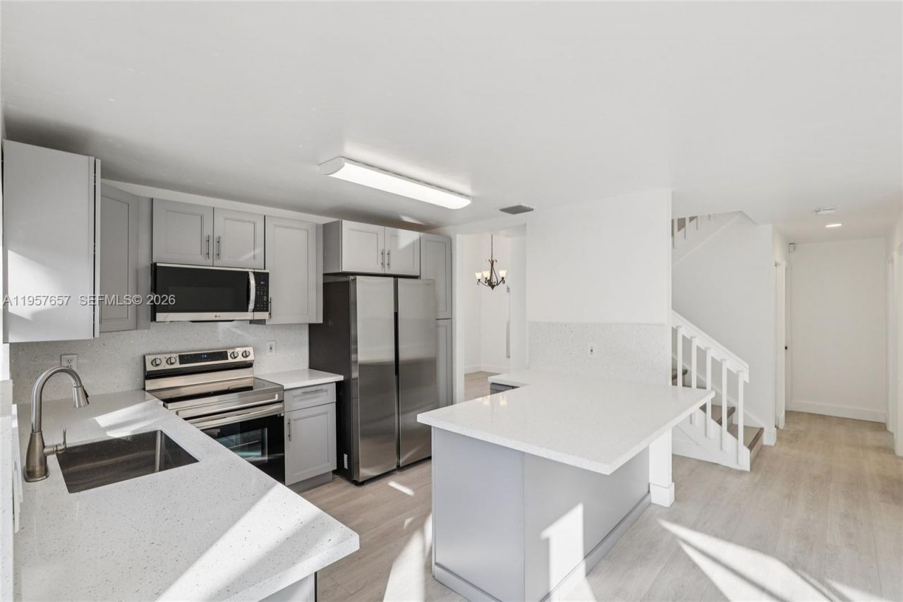 1378 SW 180th Ave, Pembroke Pines, FL 33029 Photo