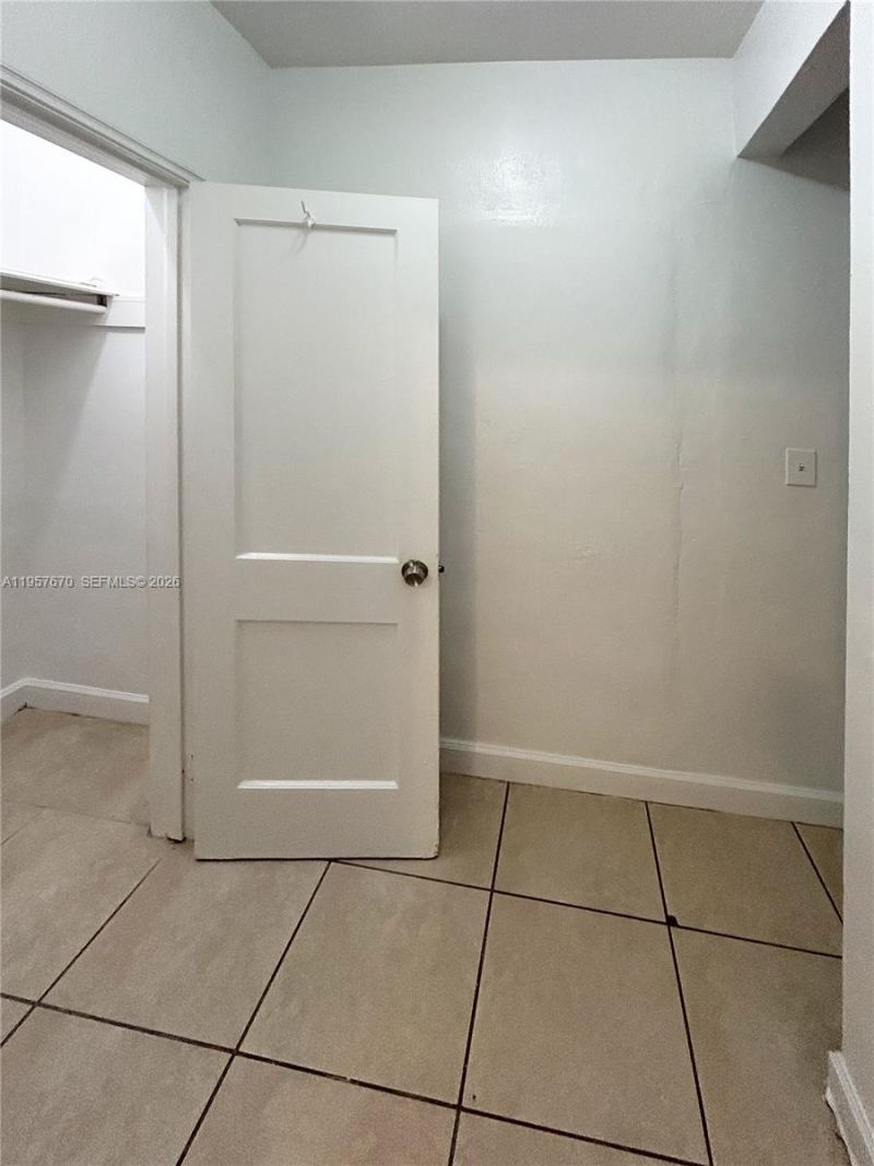 667 NE 86th St, Unit A, Miami, FL 33138 Photo