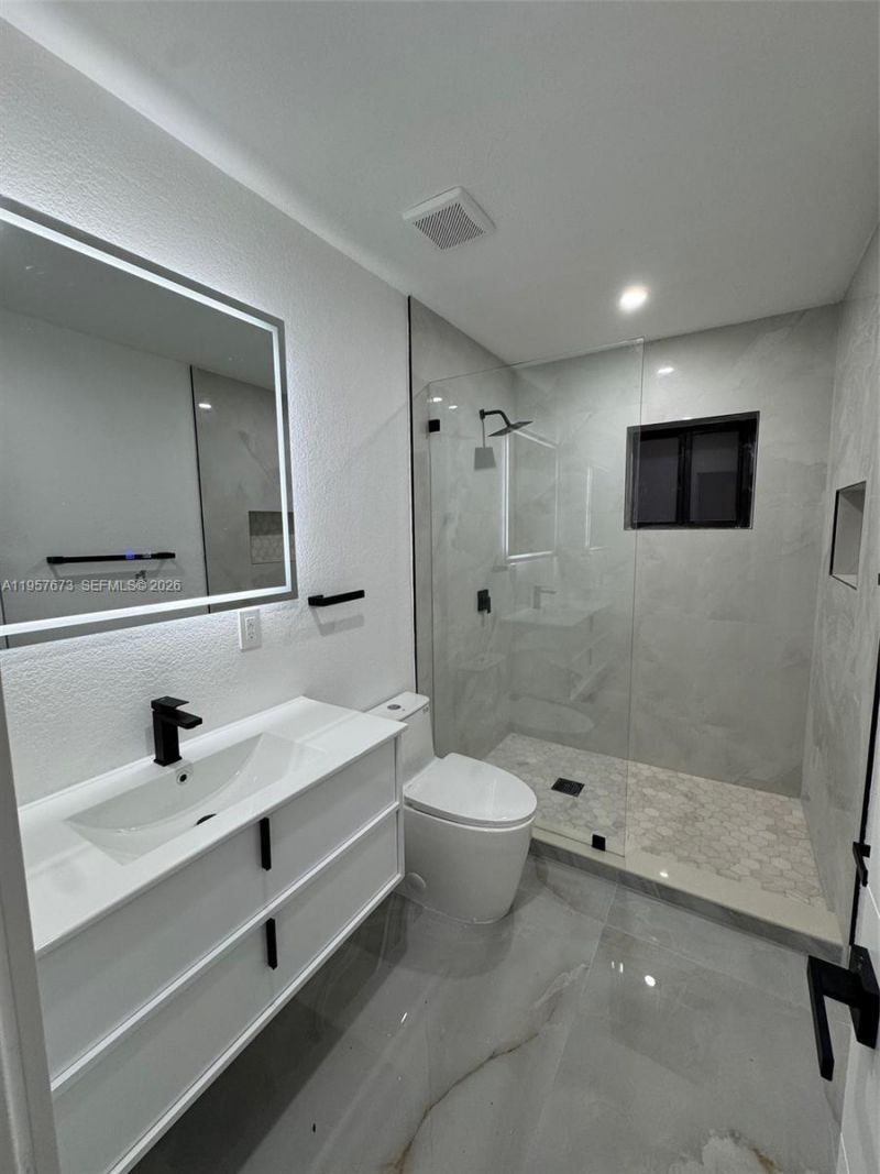 8901 NW 32nd Ave, Miami, FL 33147 Photo