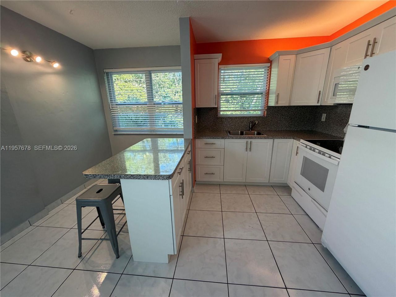 1301 N 12th Ct, Unit 4B, Hollywood, FL 33019 Photo