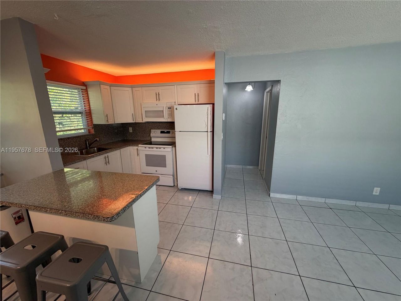 1301 N 12th Ct, Unit 4B, Hollywood, FL 33019 Photo