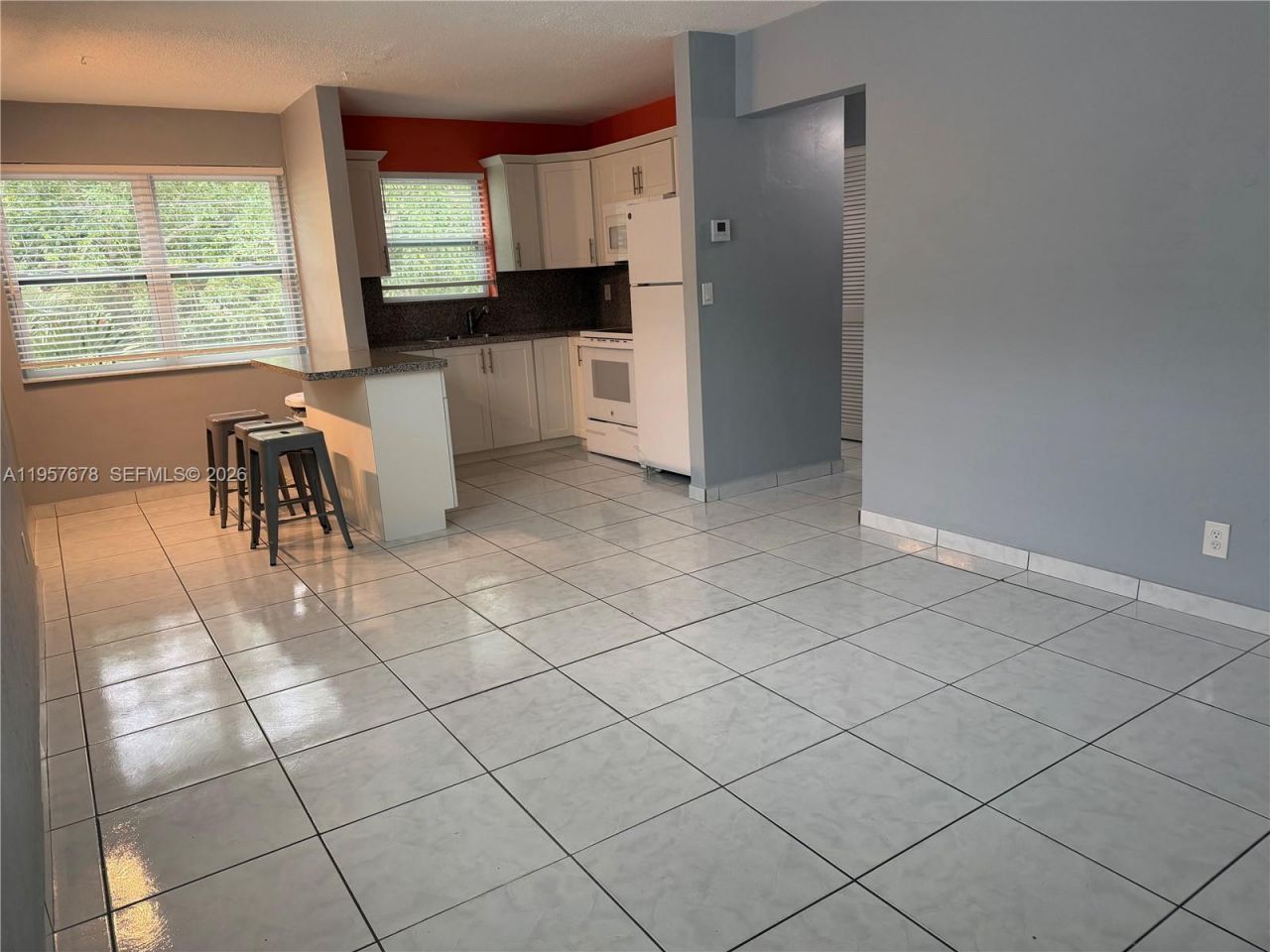 1301 N 12th Ct, Unit 4B, Hollywood, FL 33019 Photo