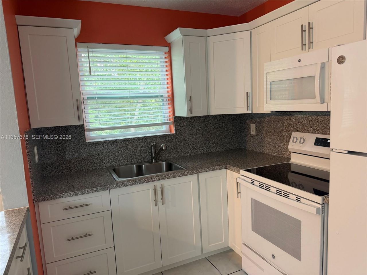 1301 N 12th Ct, Unit 4B, Hollywood, FL 33019 Photo