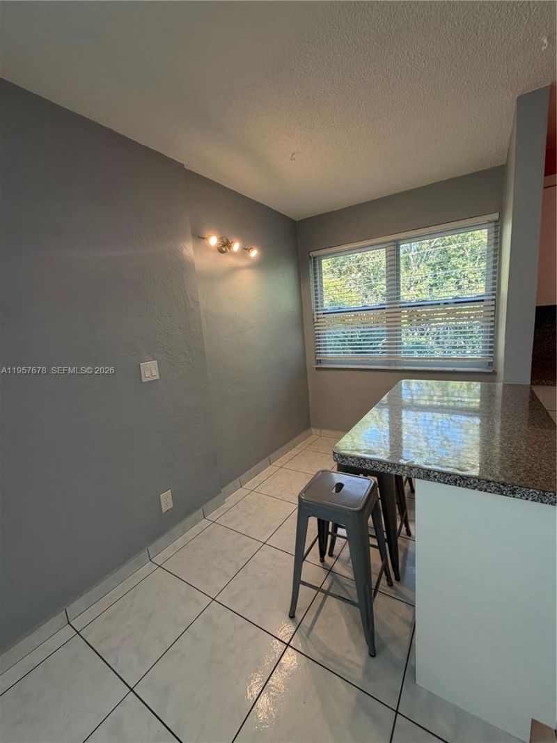 1301 N 12th Ct, Unit 4B, Hollywood, FL 33019 Photo