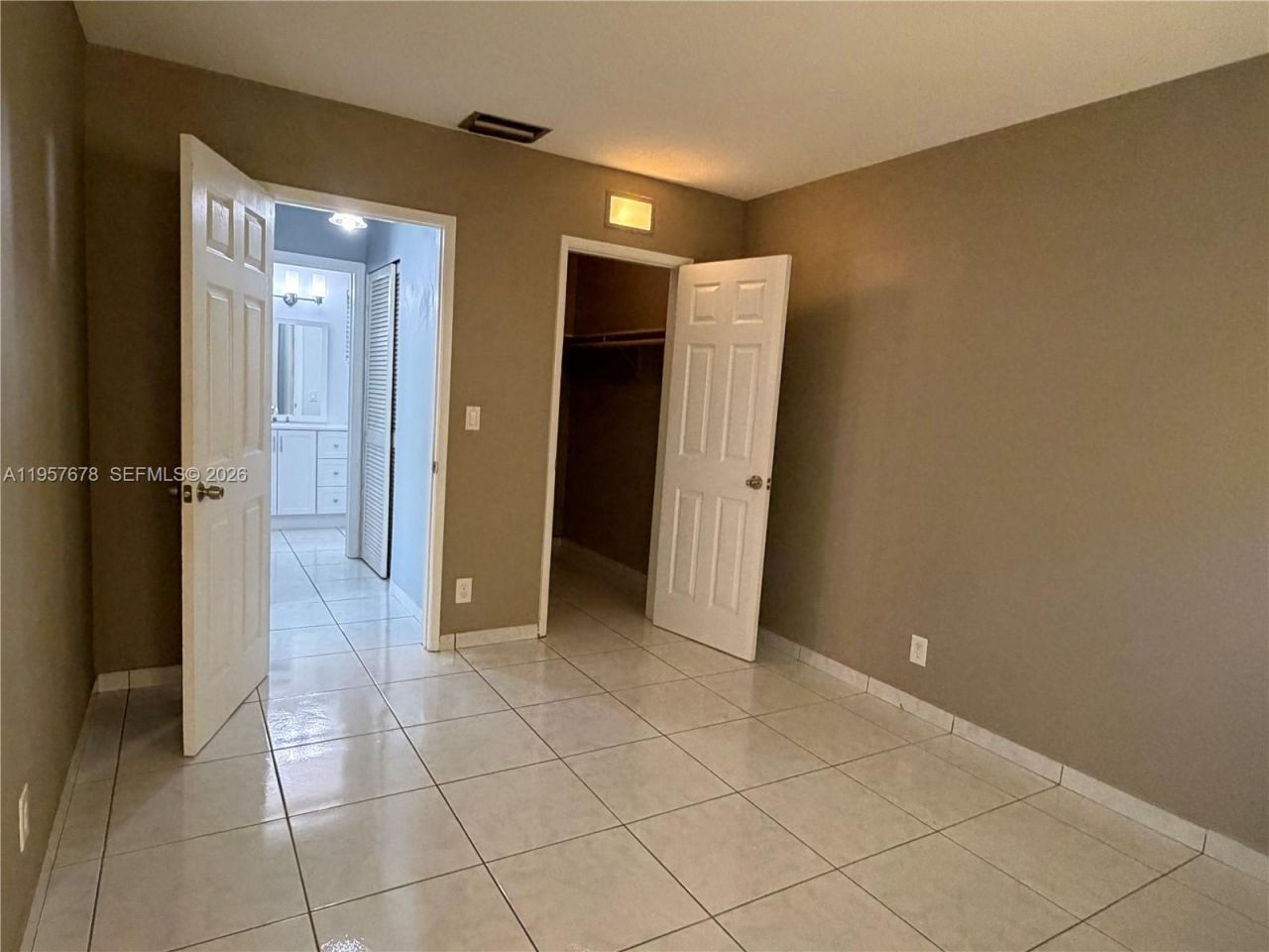 1301 N 12th Ct, Unit 4B, Hollywood, FL 33019 Photo