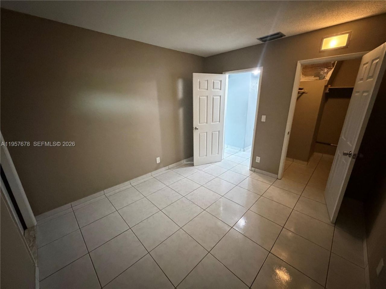 1301 N 12th Ct, Unit 4B, Hollywood, FL 33019 Photo