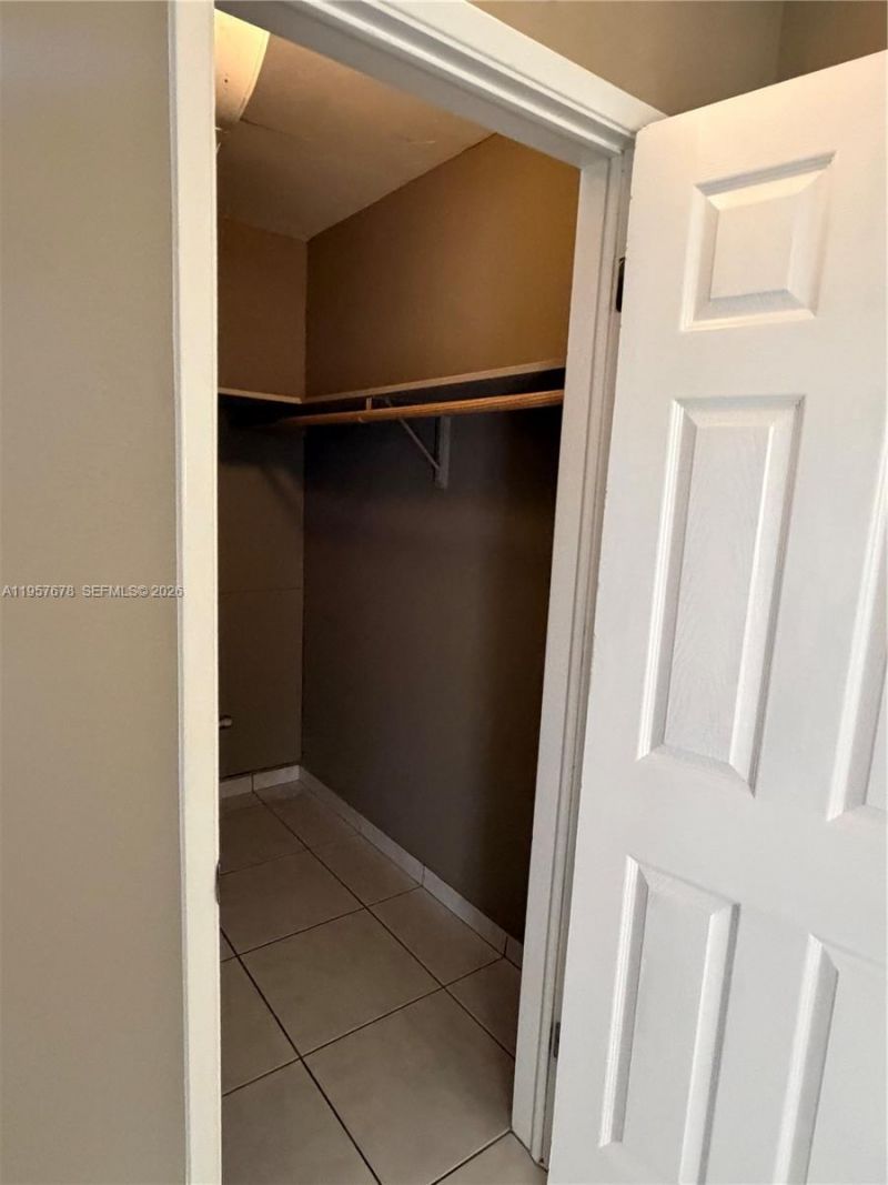 1301 N 12th Ct, Unit 4B, Hollywood, FL 33019 Photo