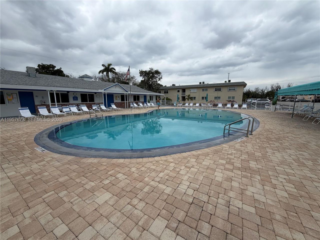 1301 N 12th Ct, Unit 4B, Hollywood, FL 33019 Photo