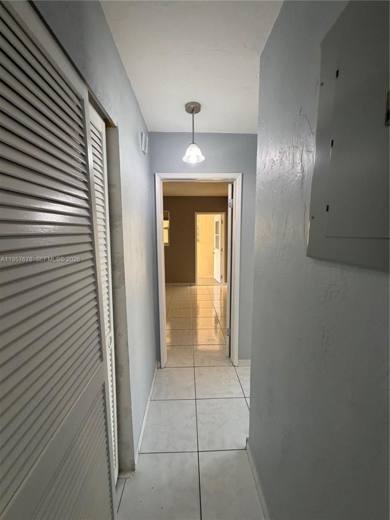 1301 N 12th Ct, Unit 4B, Hollywood, FL 33019 Photo