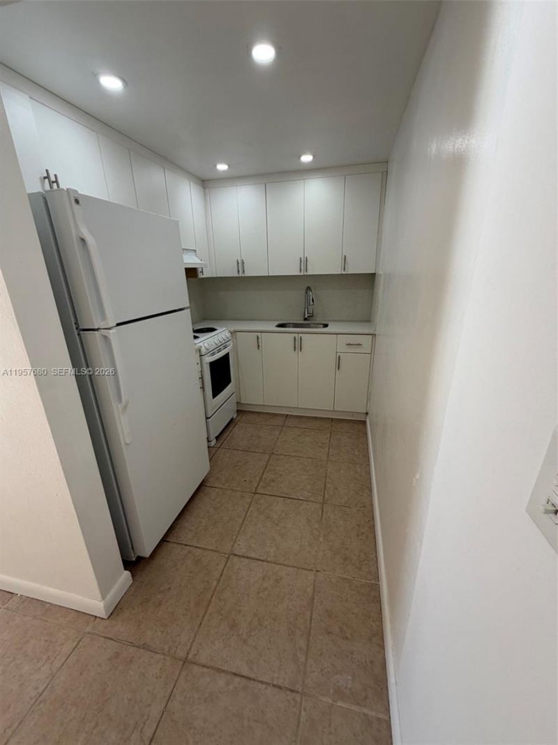 7851 Dunham Blvd , Unit 5, Miami, FL 33138 Photo