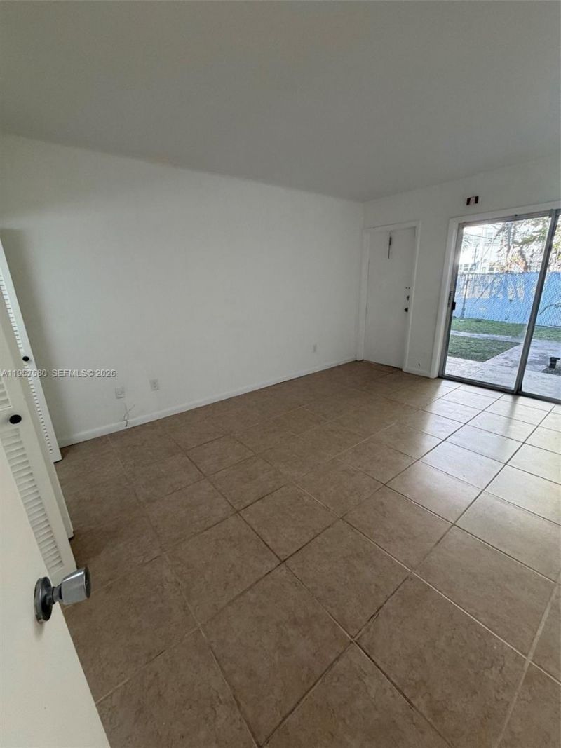 7851 Dunham Blvd , Unit 5, Miami, FL 33138 Photo