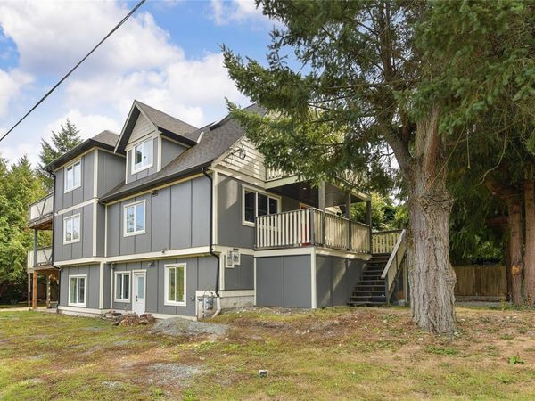 260 Plowright Rd, View Royal, BC V9B 1P3