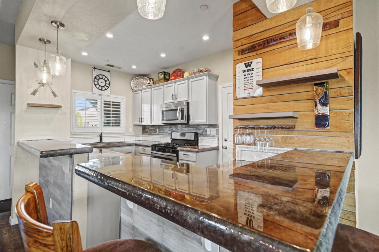 1028 Shakeley Ln, Ione, CA 95640 Photo