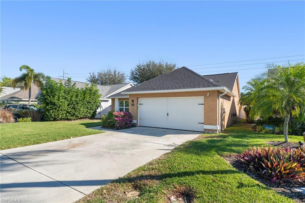 15068 Cloverdale Dr, Fort Myers, FL 33919 Photo
