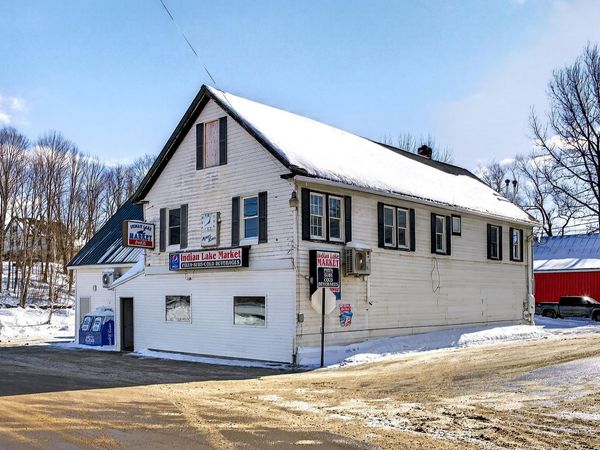 21 Corinna Road , Saint Albans, ME 04971