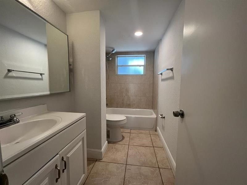 7851 Dunham Boulevard, Unit 4, Miami, FL 33138 Photo