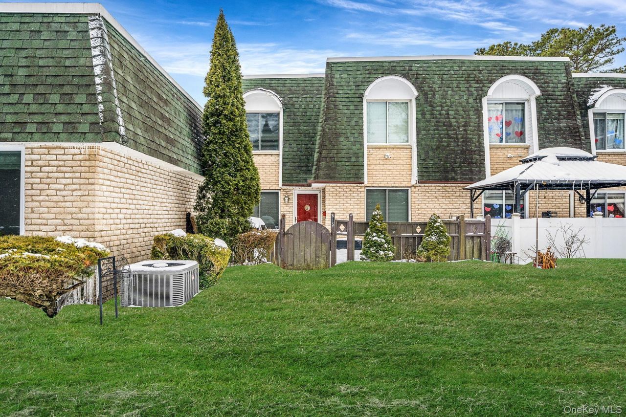 615 Blue Ridge Drive, Unit 615, Medford, NY 11763 Main Photo